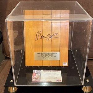 X SOLD ON EB X MAGIC JOHNSON AUTO FORUM FLOOR PSA